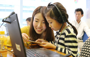 社員の子どもがサービスを体験「ファミリーデー」