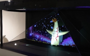 “太陽の塔”を彩り豊かに演出!「海洋堂ホビーランド」で3Dホログラムシステムを出展