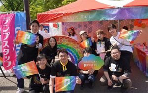 「東京レインボープライド2023」に協賛し、ブースを出展!“虹”のオブジェを制作