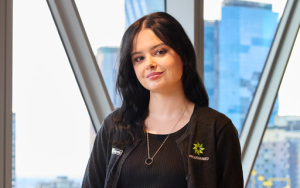 Work and Smile.それはクリエイティブを通してコミュニケーションを深め、喜び合うこと。Yasmin De Laine／PERSOL Group Awards2025 歩み続けるそれぞれのストーリー